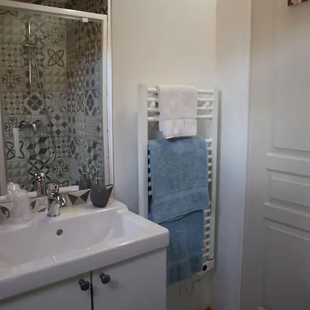 L'estanquet Pdj Offert 3* Gastes