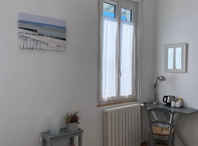 فندق مبيت وإفطار L'estanquet Pdj Offert 3*